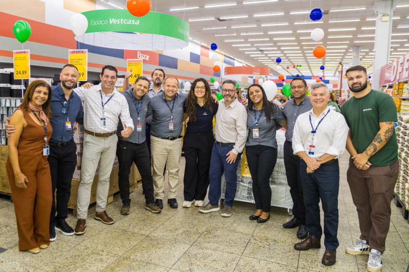 Equipes comercial e operacional da loja Coop Industrial - Fotos: Guilherme Balconi