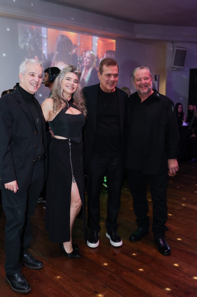 Da esquerda pra direita: Dr Deodato Ferreira Leite, Susete de Cássia Moreno, Dr. Flávio Favano Jr e Dr Wagner Montenegro