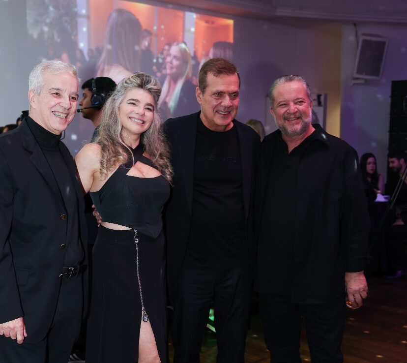 Da esquerda pra direita: Dr Deodato Ferreira Leite, Susete de Cássia Moreno, Dr. Flávio Favano Jr e Dr Wagner Montenegro