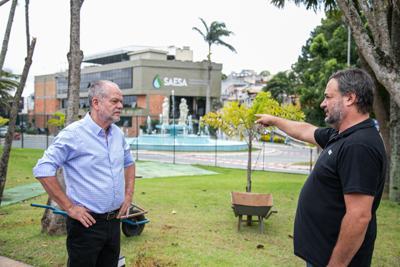 Prefeito Tite na Obra da rua Eduardo Prado - Fotos: Eric Romero / PMSCS